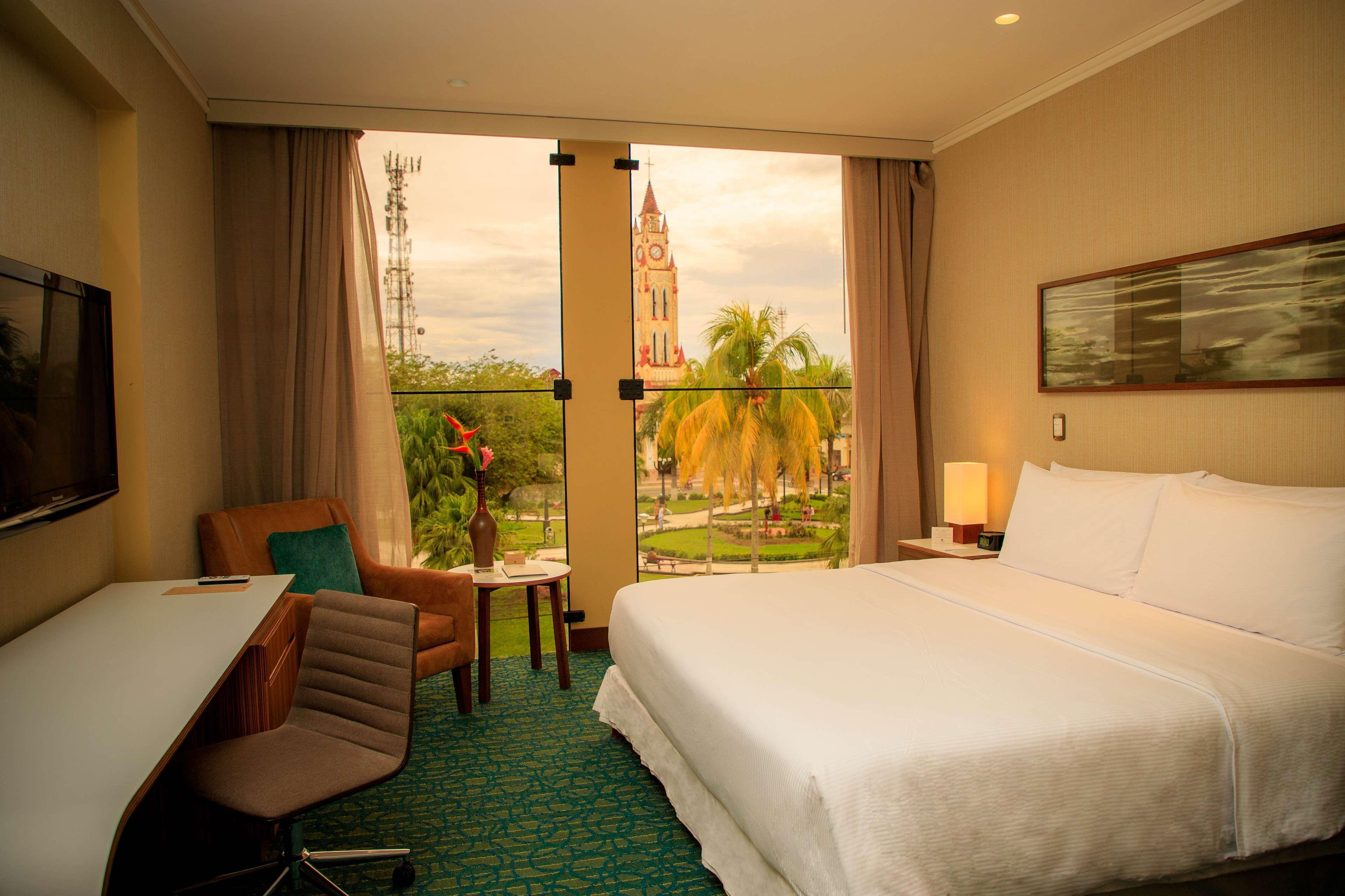 Hotel Doubletree By Hilton Iquitos Extérieur photo