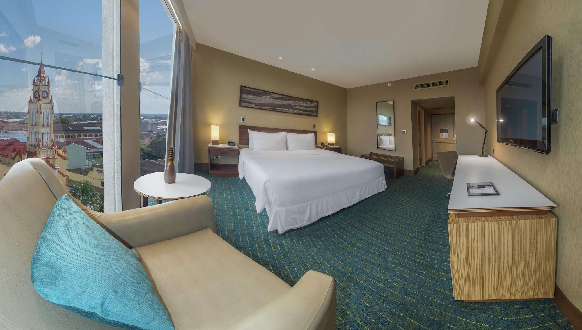 Hotel Doubletree By Hilton Iquitos Extérieur photo