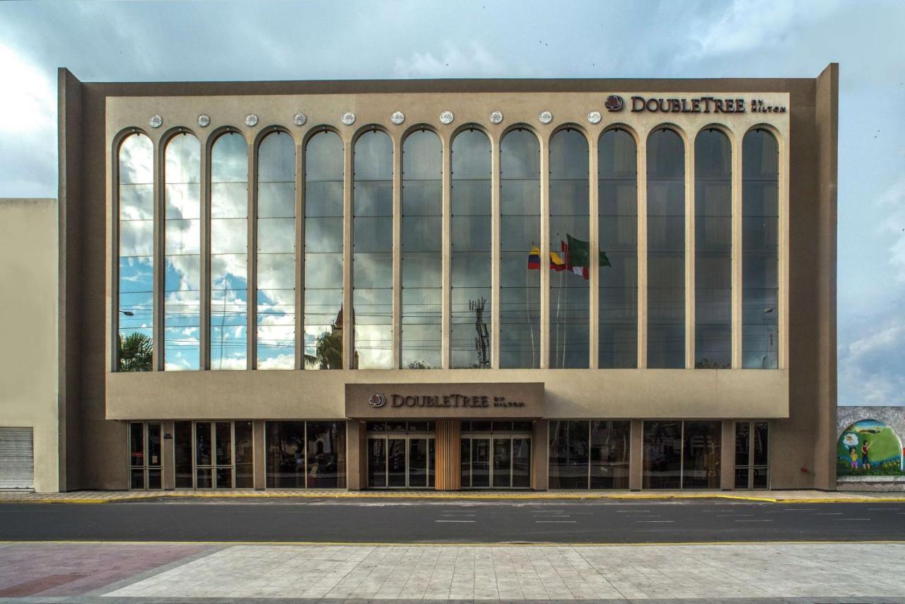 Hotel Doubletree By Hilton Iquitos Extérieur photo