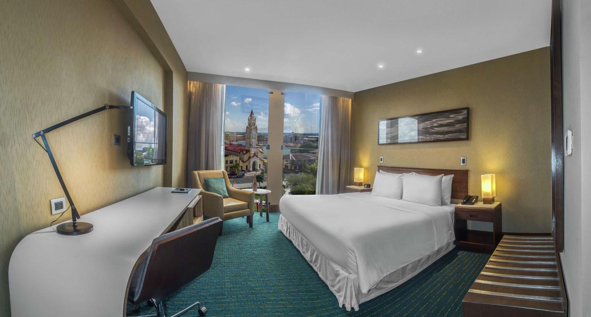 Hotel Doubletree By Hilton Iquitos Extérieur photo