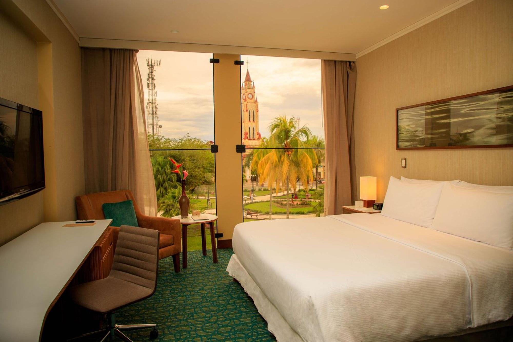Hotel Doubletree By Hilton Iquitos Extérieur photo